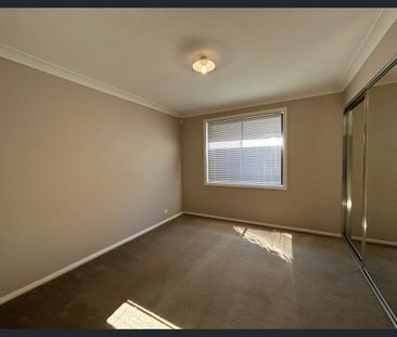 Spacious 3-Bedroom Home in a Quiet Location! - Photo 5