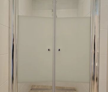 ERSTBEZUG NACH KOMPLETTSANIERUNG - ALTBAUWOHNUNG IN DER SCHUMANNGASSE - Foto 4