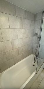 Room in a Shared Flat, The Homestead, N11 - Photo 3