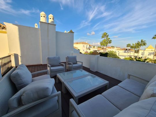 Alquiler de casa o chalet en Urbanización Coto de la Serena, 1 - Photo 1
