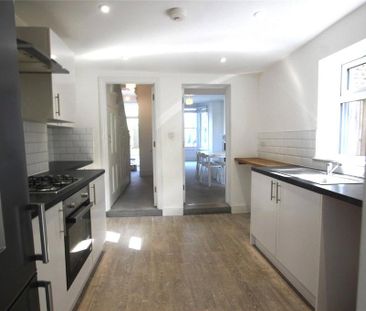 Terraced house to rent - Photo 5