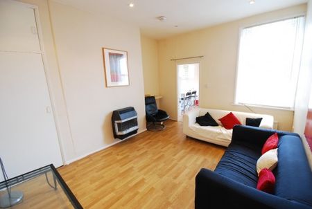 3 Bed - Warwick Street, Heaton - Photo 5