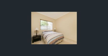 LOVELY THREE BEDROOM HOME IN IDEAL LOCATION - Photo 3