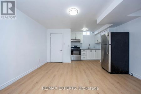 381 INSPIRE BOULEVARD - Photo 4