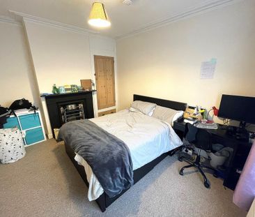 4 bedroom terraced house to rent - Photo 4