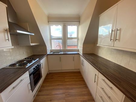 3 bedroom apartment to rent - Photo 3