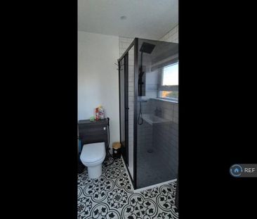 3 bedroom detached house to rent - Photo 4