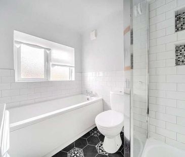 Rydens Way, Woking, Surrey, GU22 - Photo 5