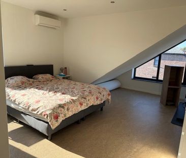 Ruim duplex appartement ( oppervlakte 186 m²) met 3 slaapkamers en ... - Photo 4