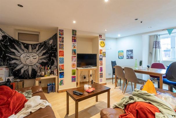 4 bedroom house to rent - Photo 1