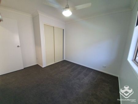 $ 560.00 PW $ B/R / Two Living Areas - Photo 3