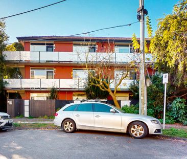 MODERN FULLY FURNISHED APARTMENT - Photo 6