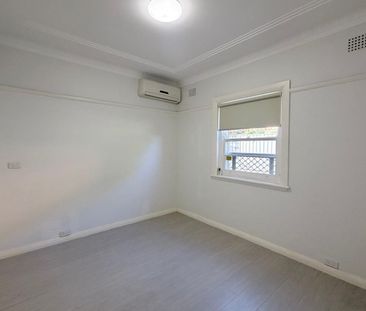 Newly Renovated Family Home in Popular School Catchment - Photo 3