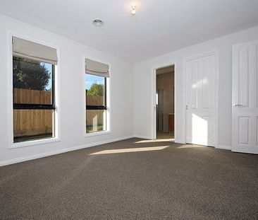 2/6 Fraser Street, Glen Waverley - Photo 2