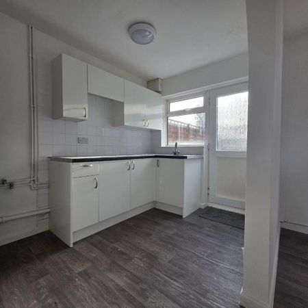 3 bedroom detached house to rent - Photo 5