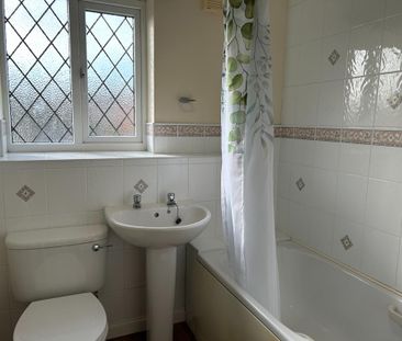 3 bedroom semi-detached house to rent - Photo 5