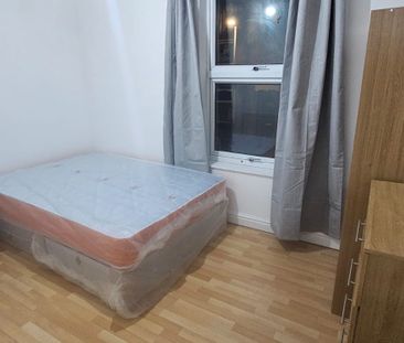 4 Bed - 73 Burly Lodge Terrace, Hyde Park, Leeds - LS6 1QD - Student - Photo 5