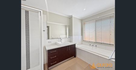 COMFORT & CONVENIENCE ON BERWICK - Photo 5