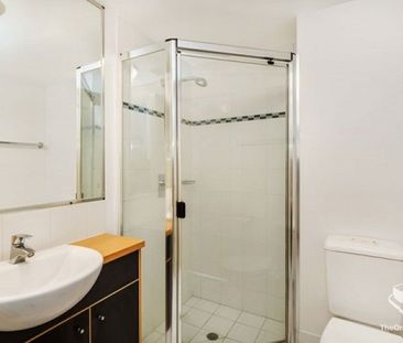 Modern Apartment with Oversized Balcony & Versatile Study/Second Be... - Photo 1