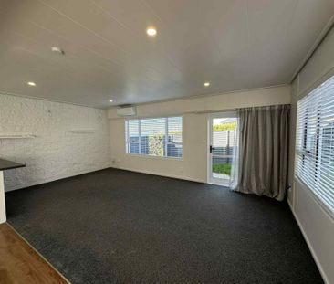 Tastefully designed and well appointed! - Photo 4