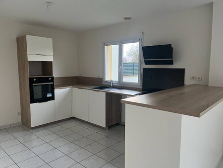 Location maison 4 pièces 110.77 m² à Le Vaudreuil (27100) - Photo 2