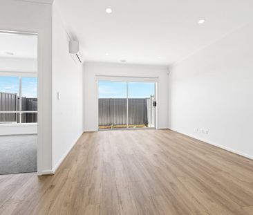 32 Kingia St, Cobblebank, Vic 3338 - Photo 6