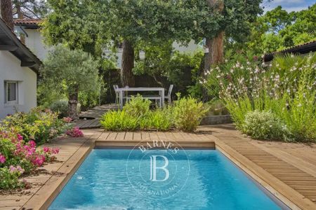 VILLA LE PONTON À PROXIMITÉ DU GOLF D'ARCACHON, JUSQU'À 10 CONVIVES - Photo 5