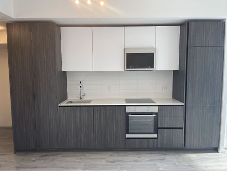 For Lease - 8 Widmer Street Unit# 3215, Toronto, Ontario - Photo 4