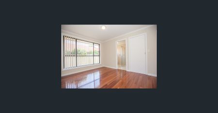 Spacious 3-Bedroom Villa Just Moments from Towradgi Beach - Photo 3