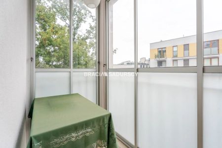 Komfortowa kawalerka z balkonem - od zaraz - Zdjęcie 2