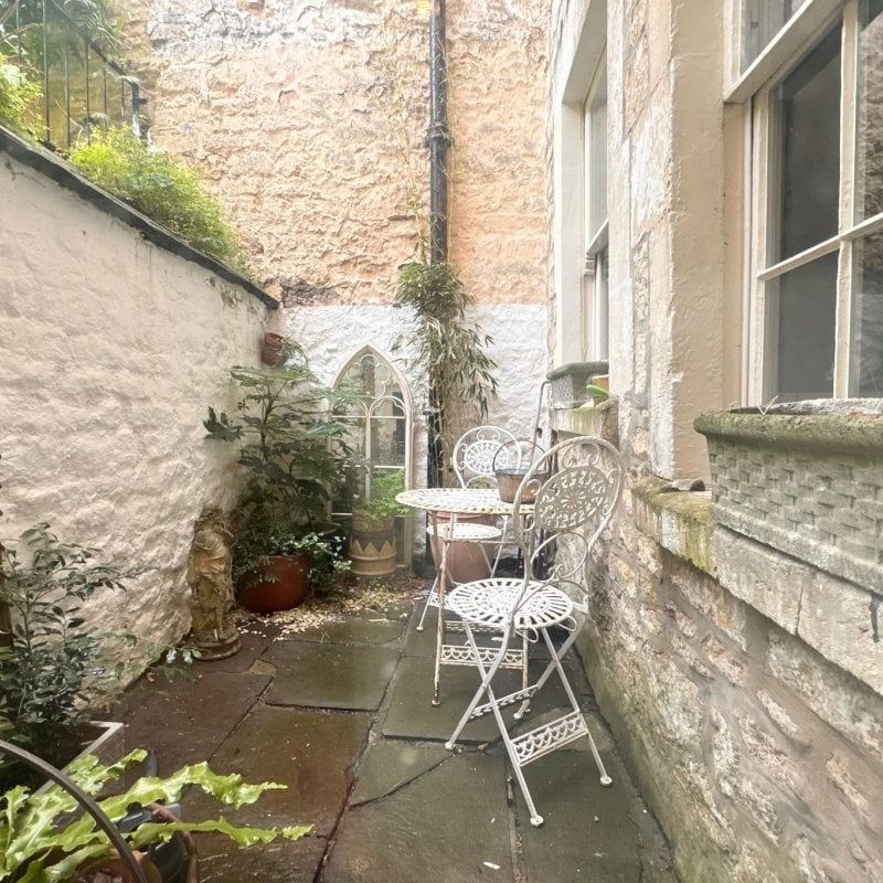 Sydney Place - Photo 1