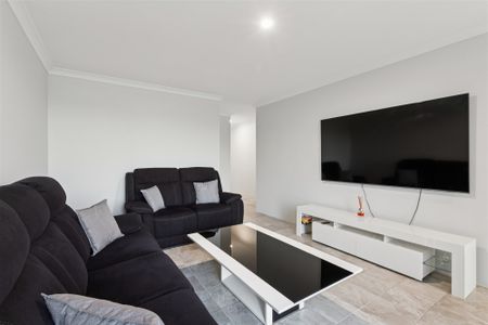 IDEAL FAMILY HOME (AVAILABLE FROM 5TH DECEMBER) - Photo 3