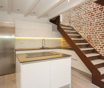 Traumhaftes Dachgeschoss-Loft mit offener Galerie und Einbauküche - Foto 5