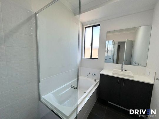 Modern Comfort & Style in Banksia Grove - Photo 1