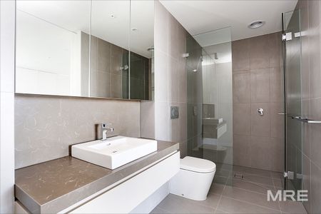 Large and light filled apartment that really hits 'The Marque!' - Photo 4