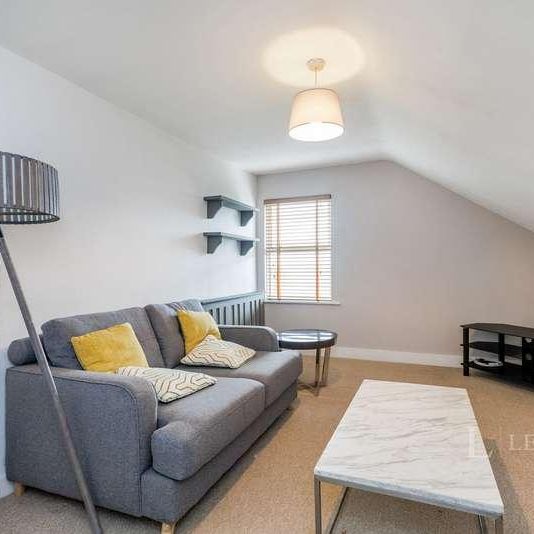 Top Floor, Randolph Road, Epsom, KT17 - Photo 1