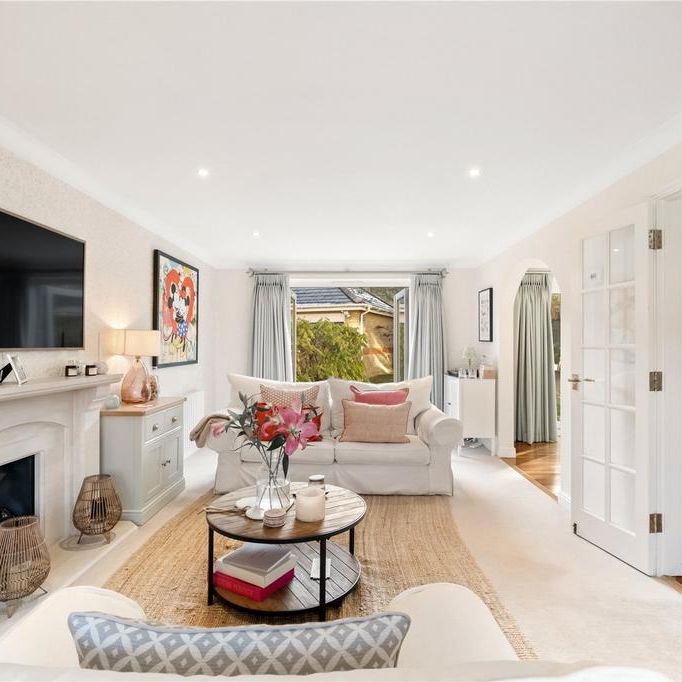 4 bedroom detached house to rent - Photo 1