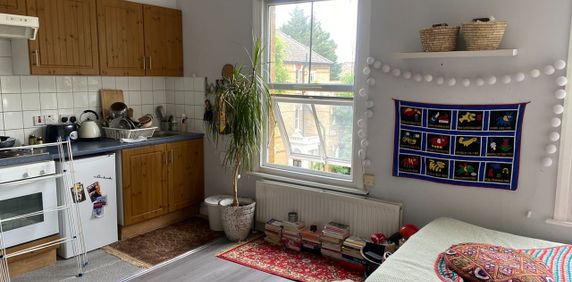 Studio Flat, Crayford Road, N7 - Photo 2