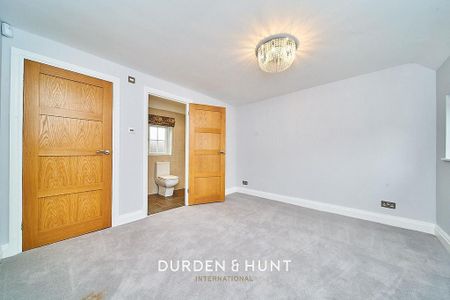 4 bedroom detached house to rent - Photo 2