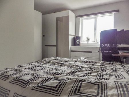 2 bedroom semi-detached house to rent - Photo 5