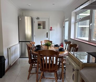 Room in a Shared House, Walm Lane, NW2 - Photo 6