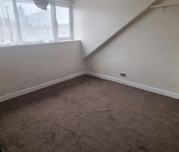 4 bedroom terraced house to rent - Photo 3