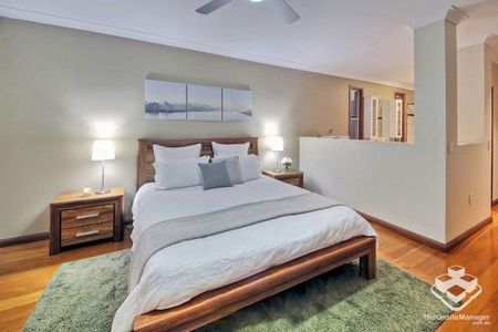 Exquisite 5-Bedroom, 3-Bathroom Home in the Heart of Wishart - Photo 5