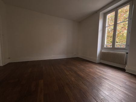 Location Appartement 4 pièces 98m² BOURGES 18000 - Photo 4