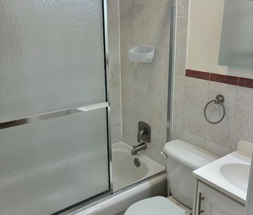 For Lease - 1277 DUNDAS Street Unit# 1, Toronto, Ontario - Photo 5