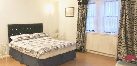 Three Bedrooms Apartment in Porchester Place, W2 - Photo 4