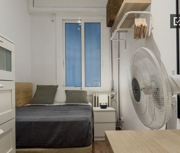 barcelona, Catalonia 08029 - Photo 2