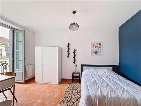 5 pièces - Meublé - 79 m² - RDC - Colocation autorisée - Photo 2