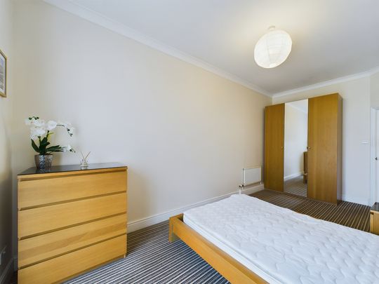 1 bed flat to rent in Slipway House, London, E14 - Photo 1