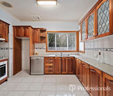 Spacious Family Home in the Vermont School Zone - Photo 4